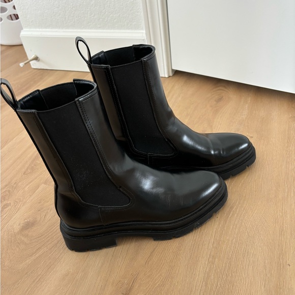 Zara CHUNKY SOLE FLAT ANKLE BOOTS for women size 8 - Picture 7 of 8